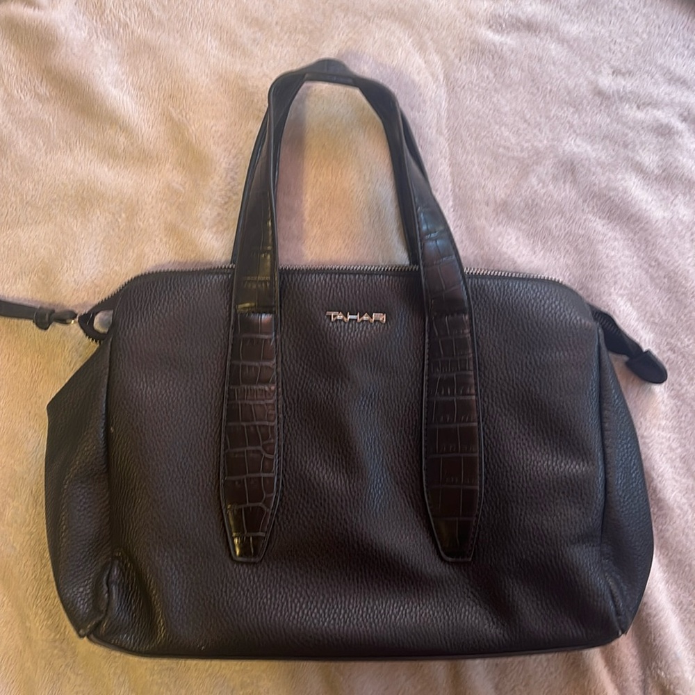 Tahari medium tote bag black leather! Stylish! Great condition! Needs good home